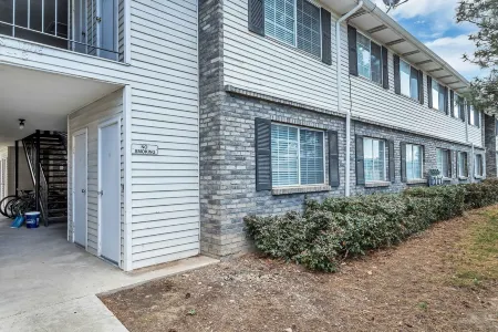 Pet Friendly, Ground Floor Condo, Central Orem