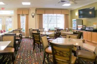 Quality Inn Fayetteville Near Historic Downtown Square - breakfast