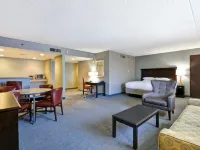 DoubleTree by Hilton Phoenix North Hotels near North Mountain