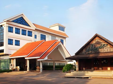 NH Elegant Hotel