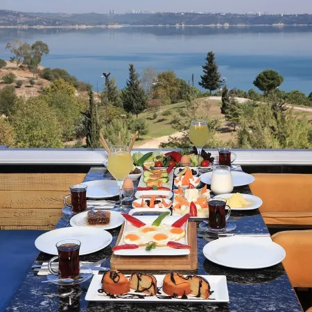 Golden Lake Hotel