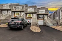 Luxury 3BR Townhome - Panoramic Water Views + Modern Comfort + Parking Included