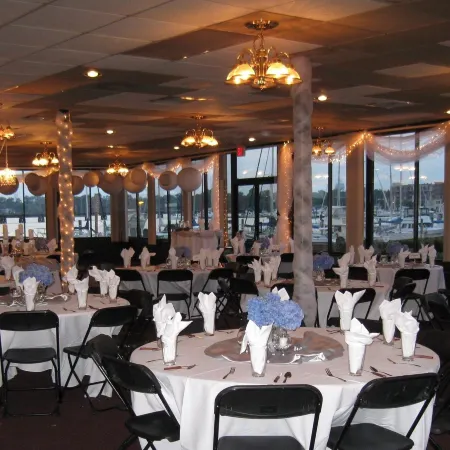 BridgePointe Hotel & Marina