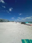 5 Star! Sleeps 9, 4Br/3BA  Home w/ Pool, Spa + Fenced Yard – Near Beaches
