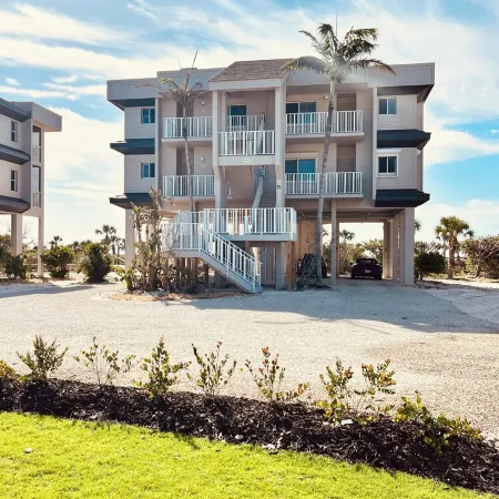 Luxury Gulf View Condo + Steps to the Beach