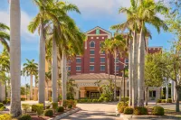 Embassy Suites by Hilton Fort Myers Estero Các khách sạn ở Estero