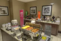 Hampton Inn Gatlinburg Historic Nature Trail - breakfast