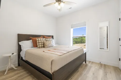 Stunning Views, Cozy Patio and Modern Kitchen - Charming Haven Hotels in Pine B Township
