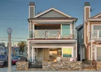 Spacious Home with Gourmet Kitchen and Patio - Stunning Oceanfront Escape