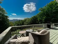 Breathtaking Mountain Views and Cozy Fireplace - Stunning Modern Retreat