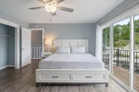 Wave-Free Swimming and Onsite Dock Serenity - Tranquil Haven Hotels in Equality Township