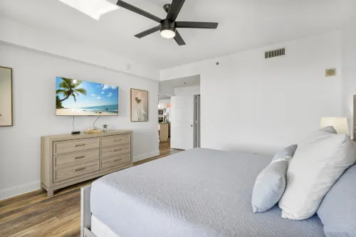 Breathtaking Ocean Views and Free Beach Service - Stunning Coastal Haven