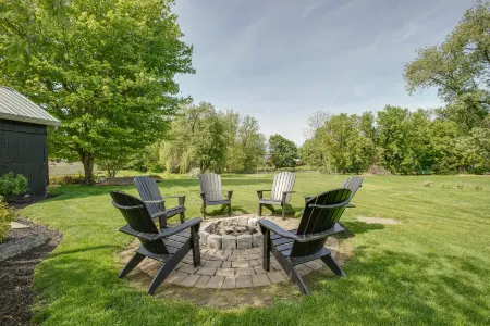 Hot Tub, Jacuzzi and Spacious Outdoor Oasis - Gorgeous Retreat