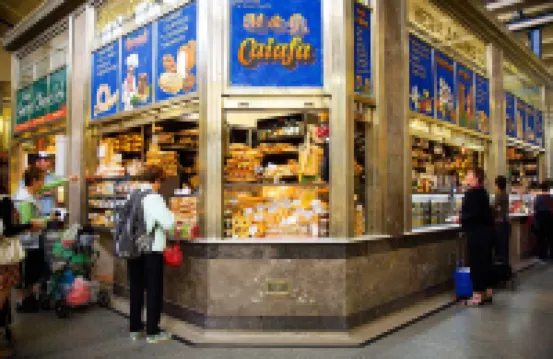 Chic 2BR Apt, Near to Melbourne Central, City Views