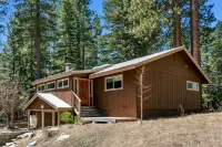 Forested Family Getaway: Hot Tub, BBQ, Ping Pong