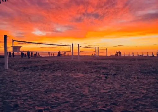 Inviting Backyard and Close to Beaches - Beautiful Charming Retreat