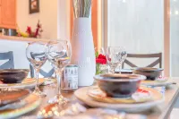 Sandy Feet Cottage & the Blacklight Game Room