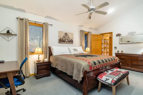 Charming Getaway with Wrap-Around Decks - Cozy Retreat in Nature