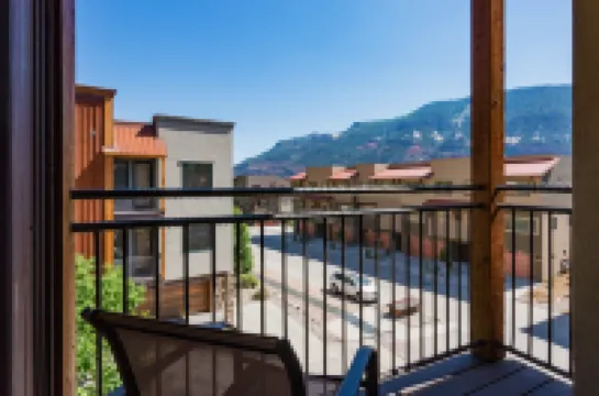 Scenic Views and Convenient Trolley Access - Elegant Retreat