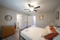 Inviting Condo with Smart TV and Full Kitchen - Charming Coastal Retreat Hotels in 