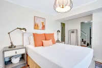 Stunning Retreat - Spa, Fireplace, Lake Views, Pool, Kayak Hotels in Soddy-Daisy