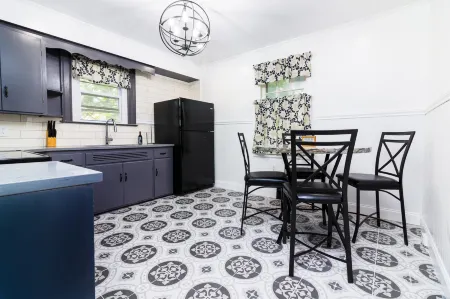 5Br, 1.5 BA Close to Niagara Falls State Park Отели в г. Льюистон