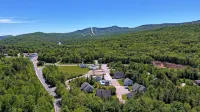 Heated Saltwater Pool and Cozy Convenience - Charming Killington Hideaway فنادق في كيلنغتون