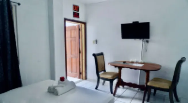 See Belize Relaxing Studio with Sea View Infinity Pool & Deck by Airport, 1st FL