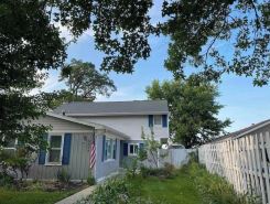 Spacious Vermilion House on the Lake