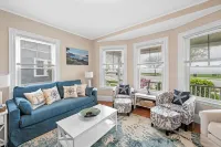 3BR Oceanview Townhouse on Boulevard I Walk to downtown l Sleeps 8