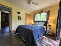 Outdoor Adventure Retreat and River Access - Charming Escape Hotel a St. Ignace Township