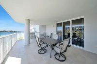 Expansive Balcony and Access to Private Beach - Stunning Coastal Haven