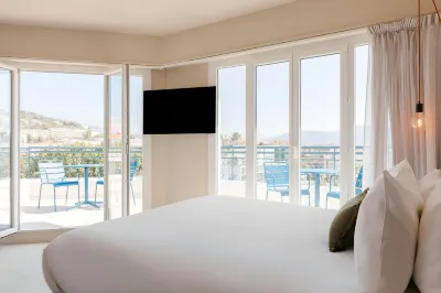 Yelo Promenade Hotel Magnan, Sonder