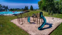 Vine Ridge Resort - Cottages