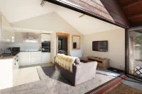 Hamble Retreat Studios and Lodge Hotel dekat Shackleton Accommodation