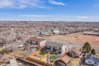 4Bd Pikes Peak Views Minutes to Hiking & Dining
