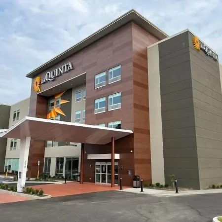 La Quinta Inn & Suites by Wyndham Manchester / Arnold AFB