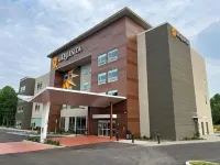 La Quinta Inn & Suites by Wyndham Manchester / Arnold AFB Hotels in Manchester
