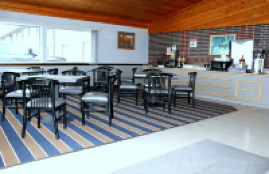 Super 8 by Wyndham Missouri Valley Hotels in Missouri Valley