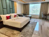 Playotel Resort Kasauli فنادق في Barog
