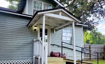 Magnolia House