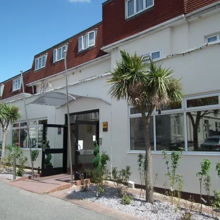 The Riviera Hotel & Apartments - Alum Chine