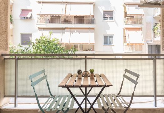 스타일리시 스위트 바이 클라우드키스의 깔끔하고 모던한 인테리어 전경