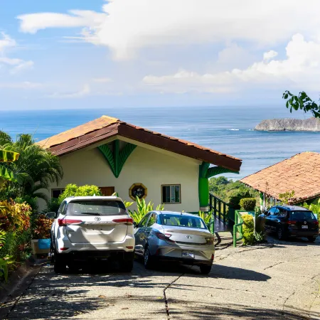 Si Como No Resort & Wildlife Refuge