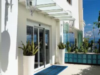 Hotel Admiral Hotels near Peter's Beach
