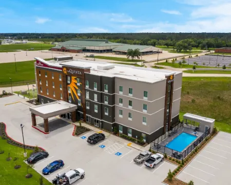 La Quinta Inn & Suites by Wyndham Sulphur (Lake Charles) Hotels in Sulphur