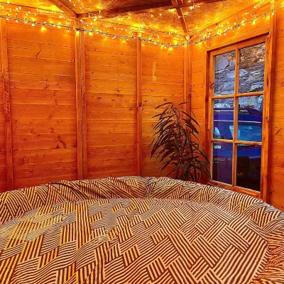 Zip Cottage Sleeps 2-3 Climb Snowdon Zip World Hotels near Zip World Slate Caverns