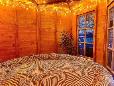 Zip Cottage Sleeps 2-3 Climb Snowdon Zip World Hotels in Blaenau Ffestiniog