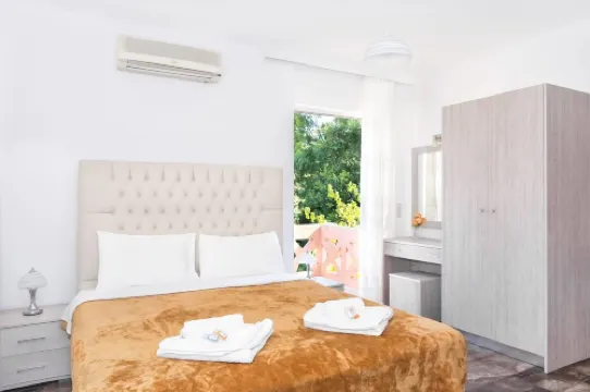 Labyrinth Hotel Hotels in Georgioupoli