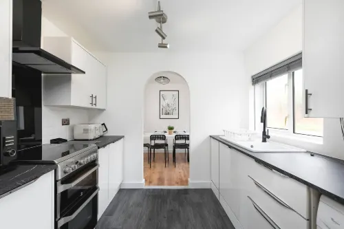 Skyvillion - 3Bed Home W/Grdn for A Family Getaway